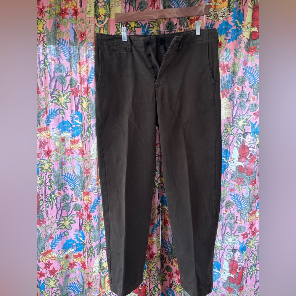 Wallace & Barnes Selvedge ‘Officer’ Chino in Military Olive.  32x34